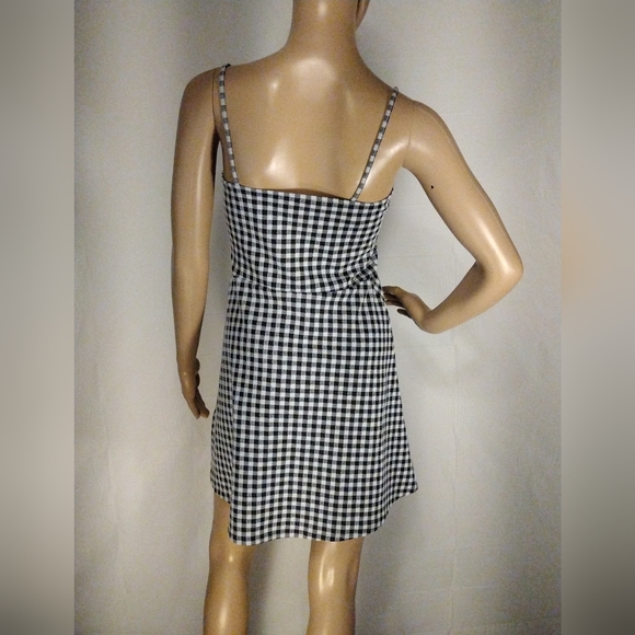 Divided Dress - Picture 2 of 5